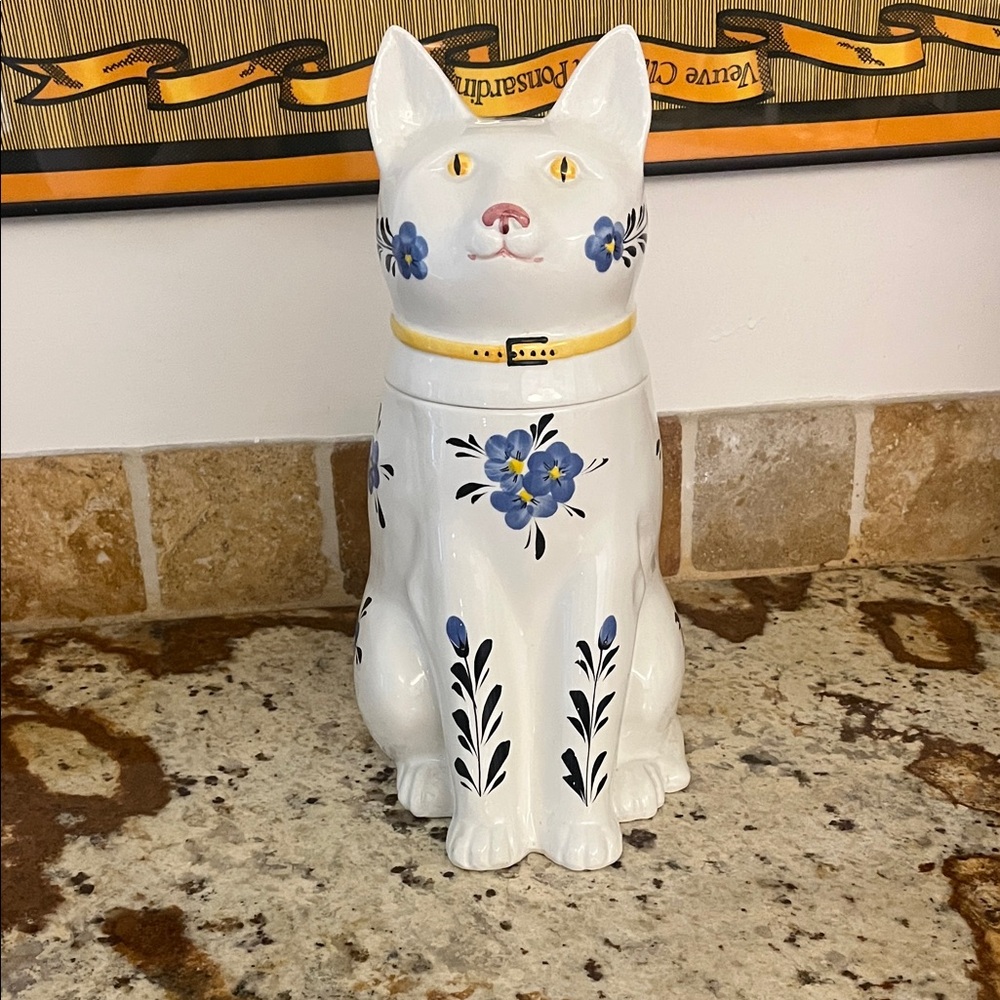Cat Ceramic Jar - White and Blue vintage made in Italy like new zero flaws